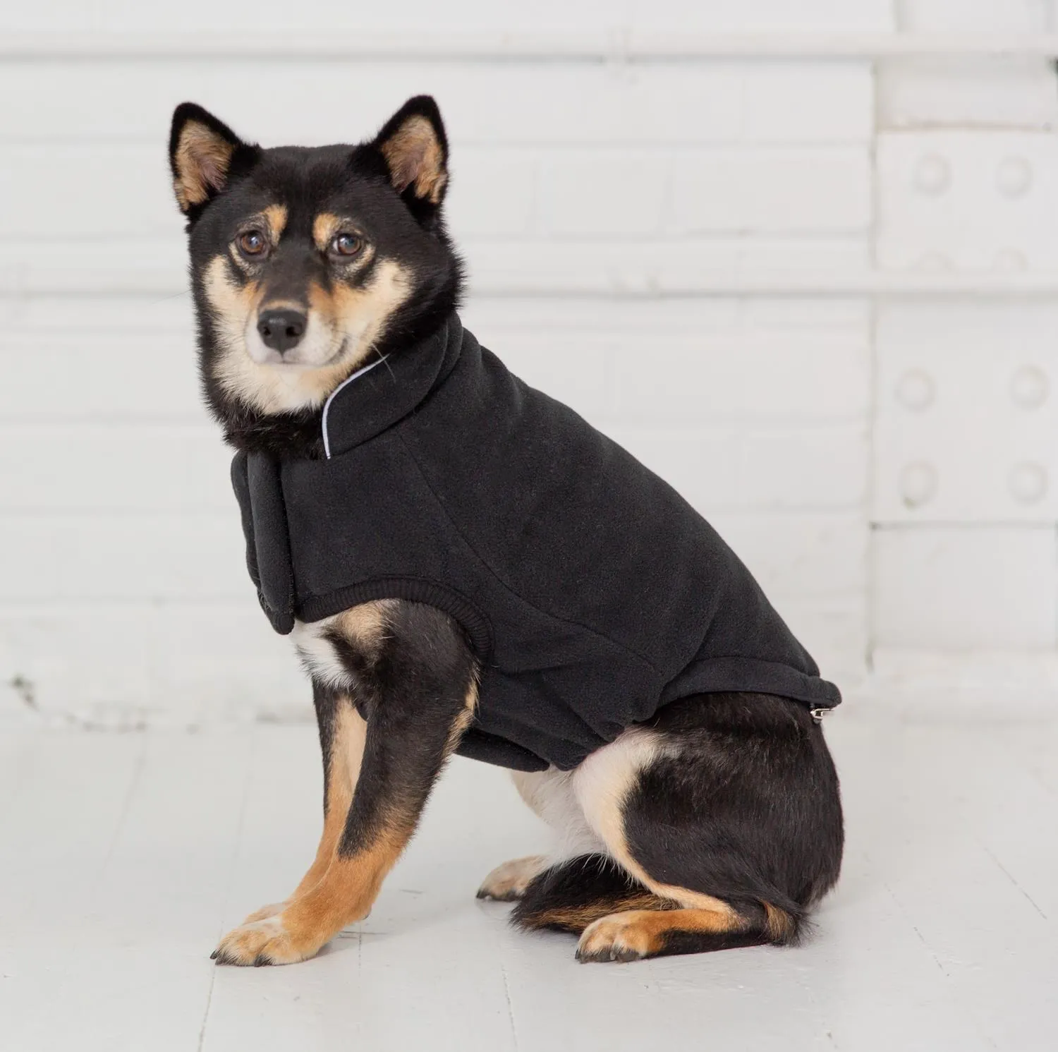 GF Pet Elasto-Fit Reversible Chalet Dog Jacket in Black