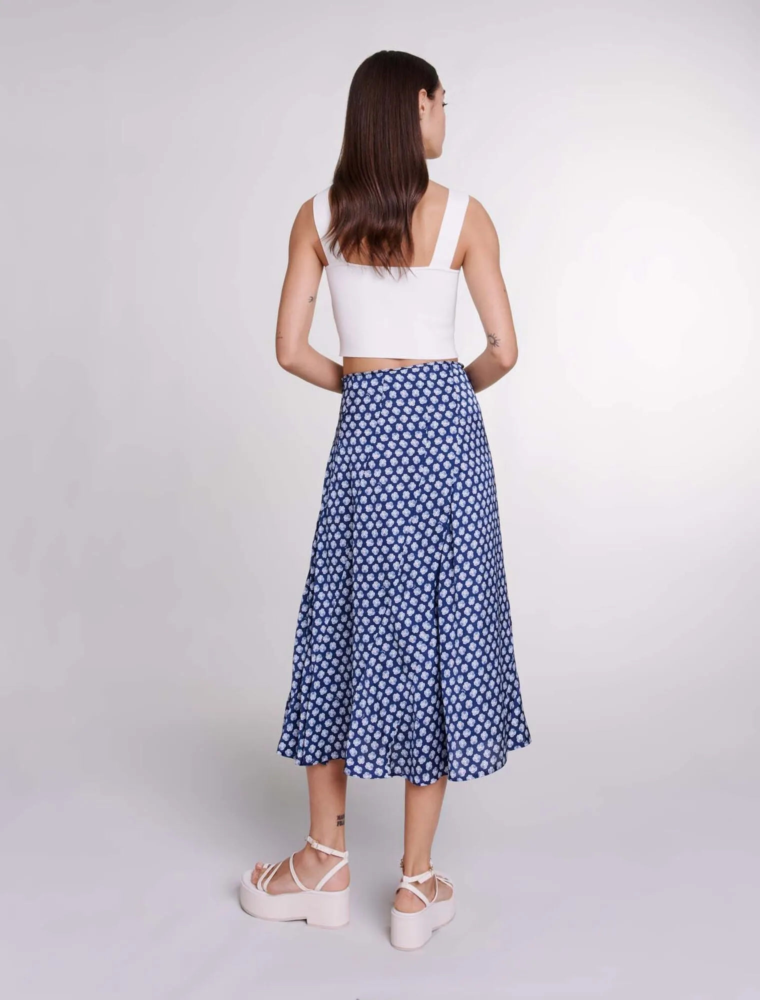 Mid-length satin-effect skirt