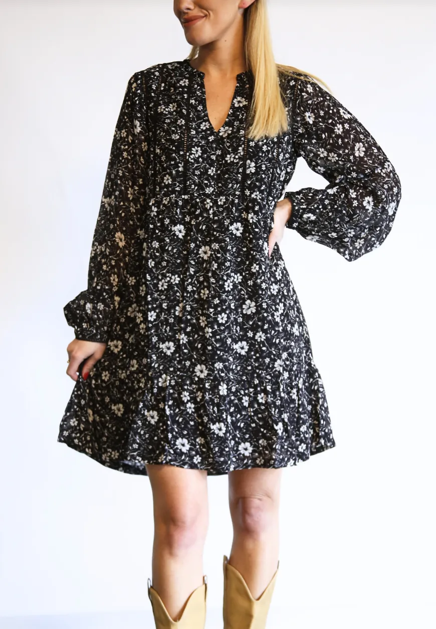 Naomi Flowy Mini Dress in Black & White Floral