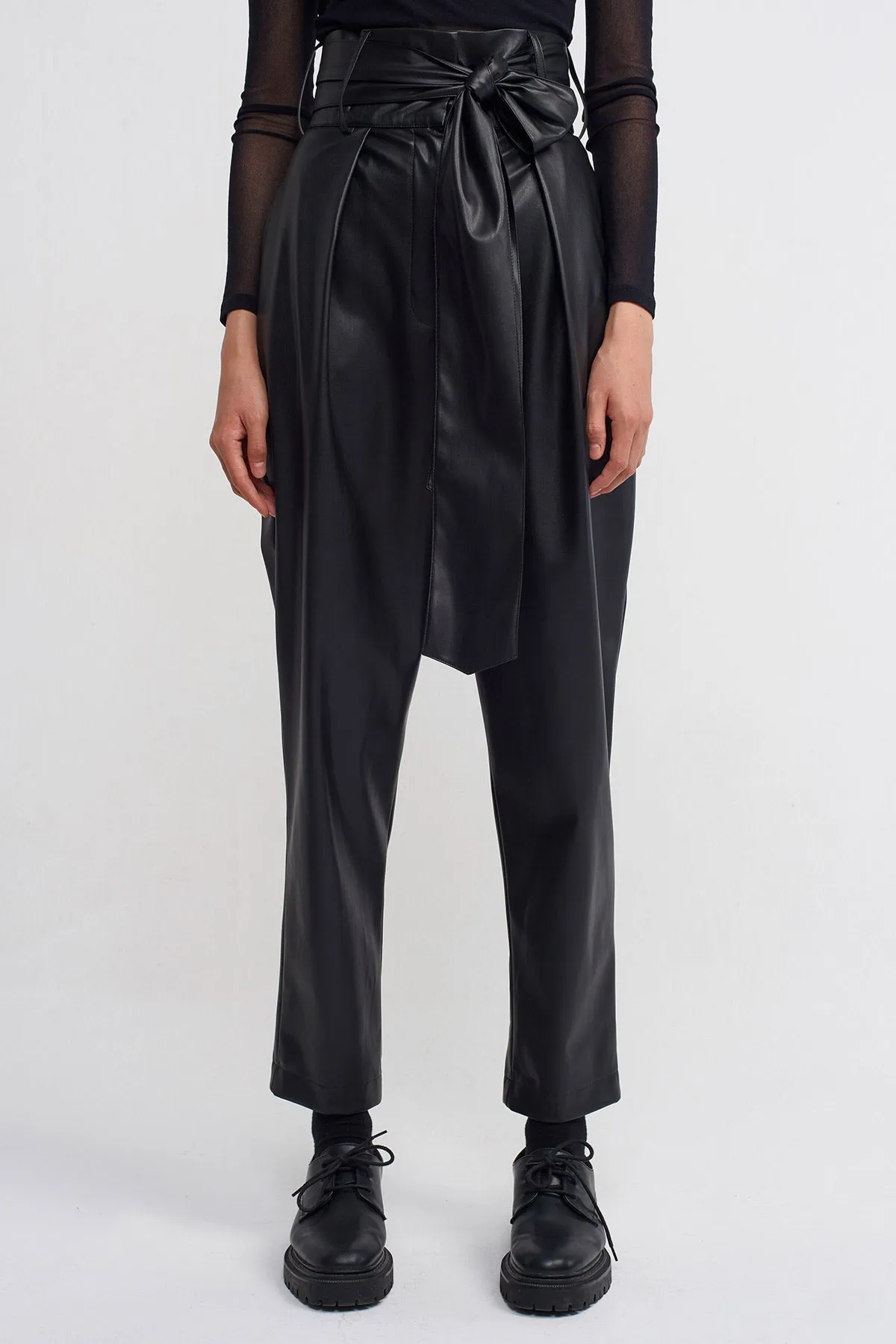 Nu High-Waisted Faux Leather Trousers Black