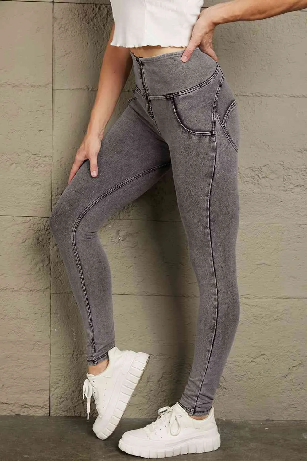 Semi-Total Trainer Skinny Jeans with Pockets