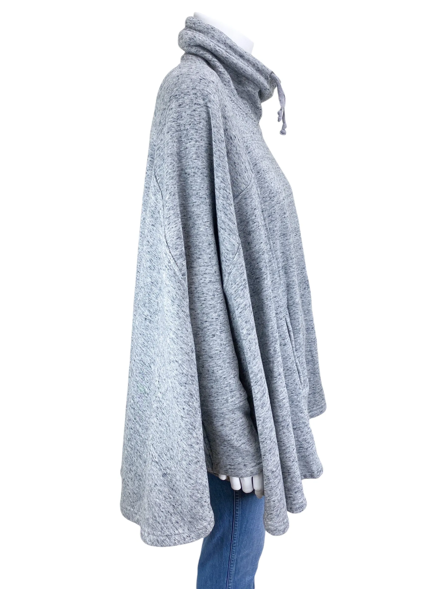 UGG Women's Cozy Pichot Fleece Poncho Grey Heather Size M/L